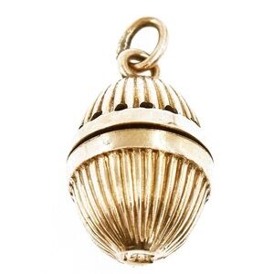 Antique vinegarette egg pendent in 14 k gold .